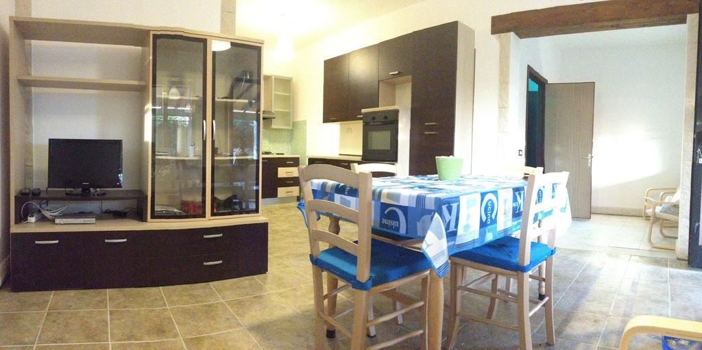La Giara - Holiday Apartments Sampieri Værelse billede
